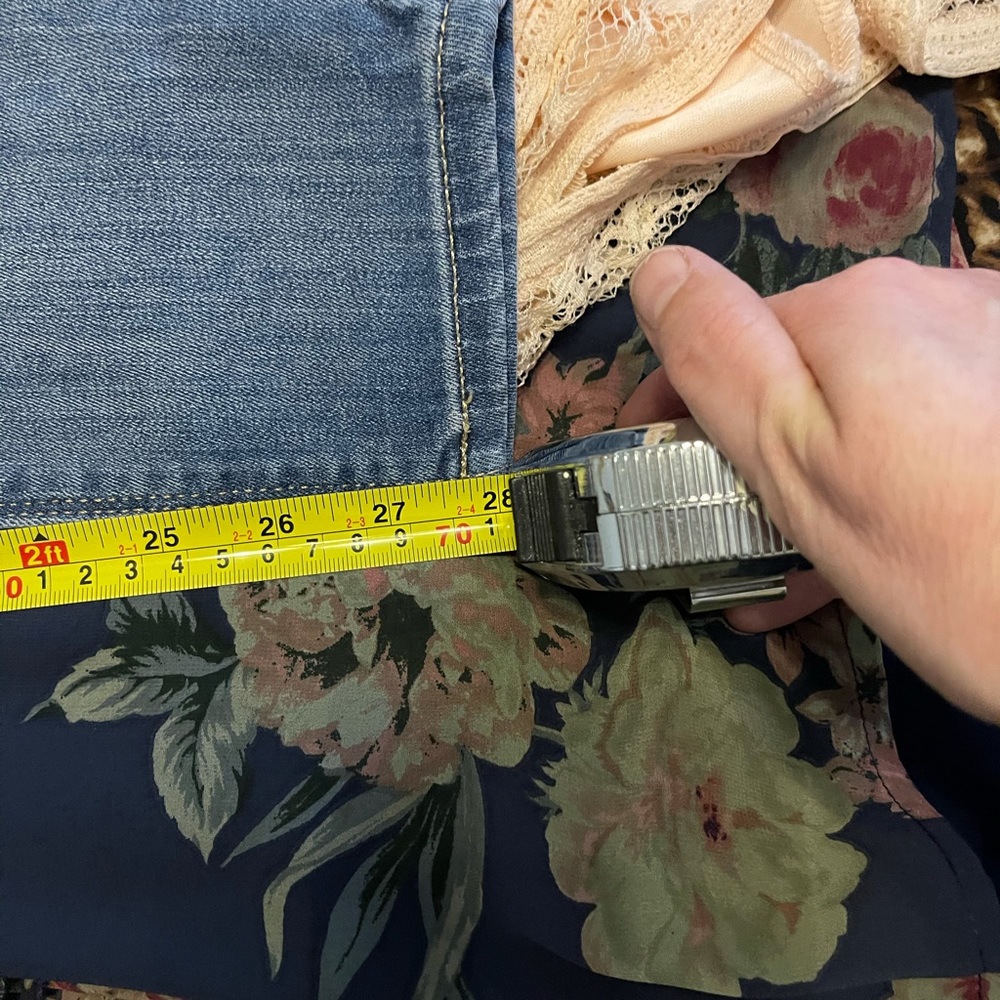 Express Jeans - Picture 3 of 5
